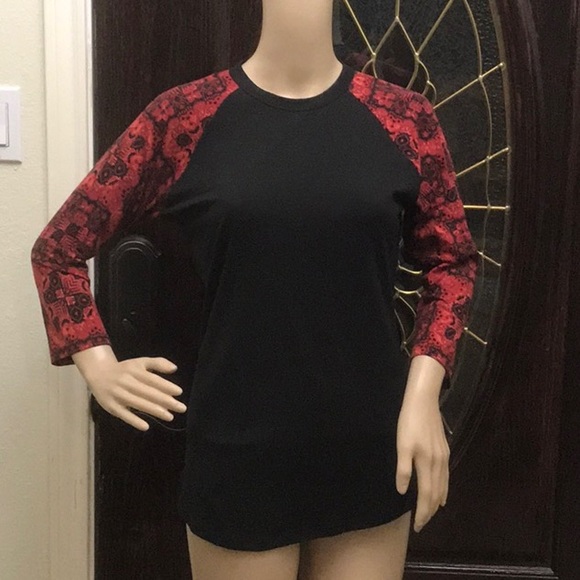 LuLaRoe Tops - 🍁LuLaRoe Randy Shirt Size XS